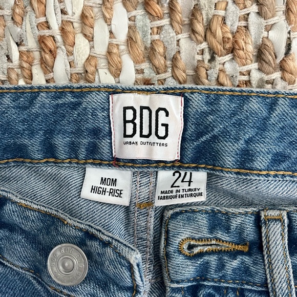 BDG Ripped Mom High Rise Jeans - Picture 3 of 3